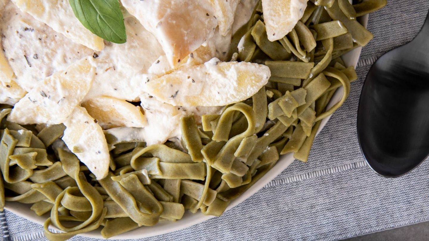 Apples & Chicken with Spinach Noodles