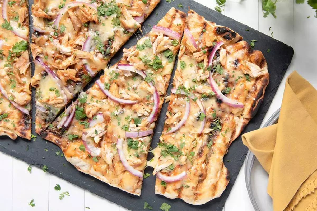 Featured Recipe: Grilled BBQ Chicken Pizza